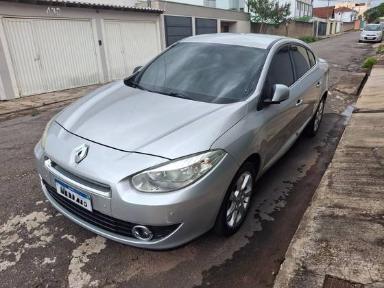 RENAULT FLUENCE 2.0 PRIVILÉGE 16V FLEX 4P AUTOMÁTICO RENAULT FLUENCE 2.0 PRIVILÉGE 16V FLEX 4P AUTOMÁTICO